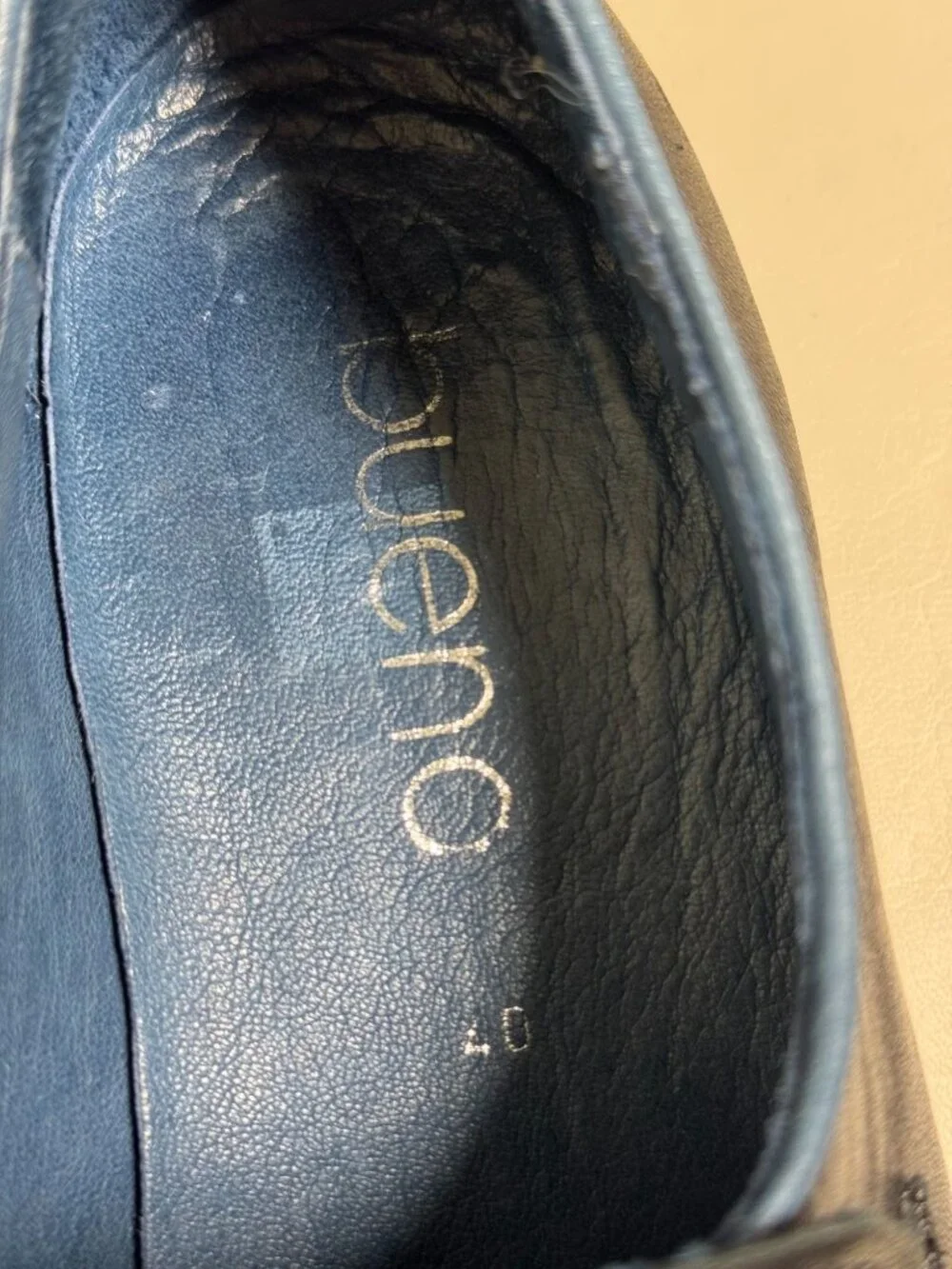 Bueno Black Leather Loafers Lugged Sole Womens Size 40 US 9.5- 10 Classic Career